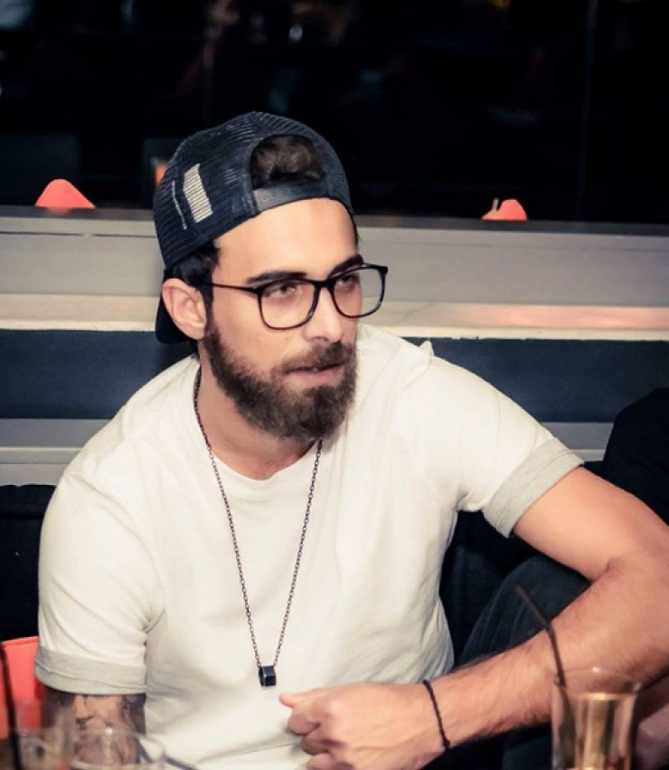 Αυτή κι αν είναι αλλαγή! Η φωτογραφία του Μάριου Πρίαμου λίγο πριν αναχωρήσει για Άγιο Δομίνικο!