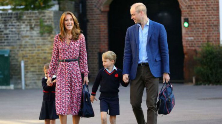Η πριγκίπισσα Charlotte πήγε σχολείο σήμερα για πρώτη φορά [εικόνες]