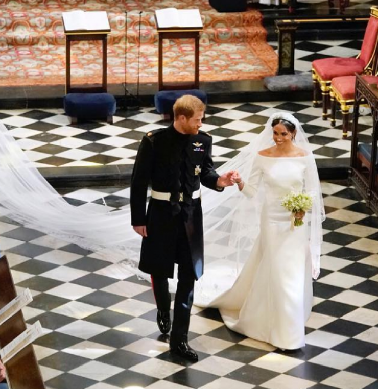 Ο Harry και η Meghan έδωσαν το πρώτο τους φιλί ως ανδρόγυνο!