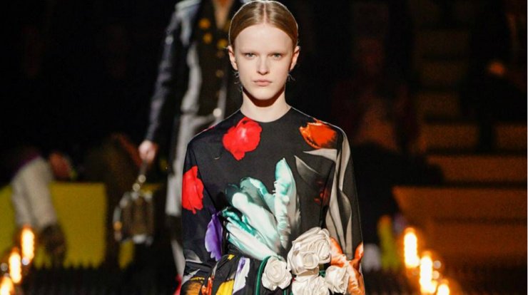 Φέτος η μόδα επιβάλλει να φορέσεις σεταρισμένα outfits