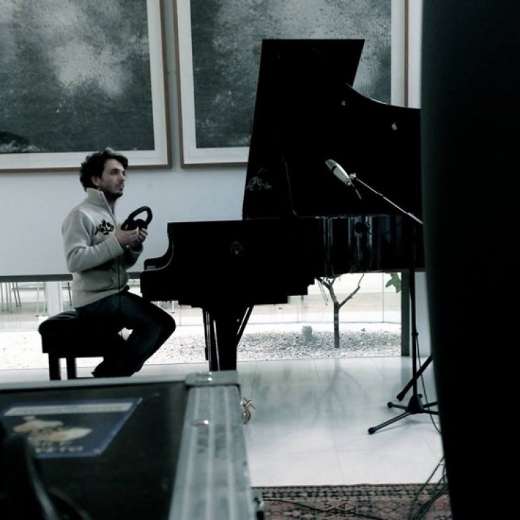 To Τακούσιης-Καραπατάκης Πρότζεκτ παρουσιάζει το νέο δίσκο του