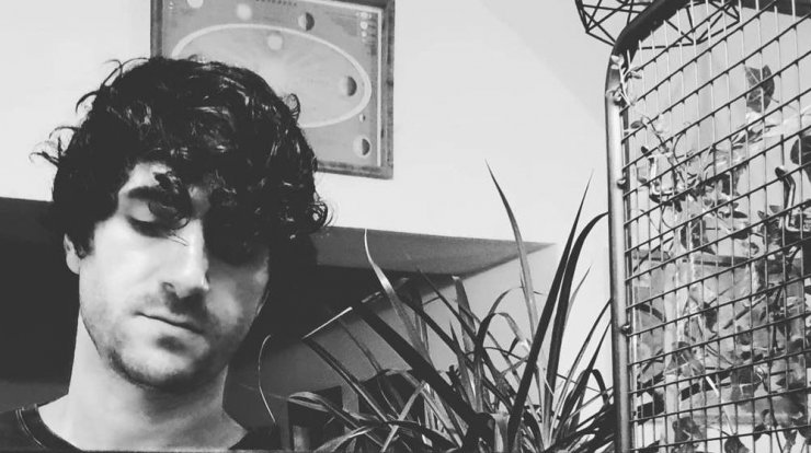 Προκόπης Αγαθοκλέους: “Ραγίζει” καρδιές δείχνοντάς μας το καμένο σπίτι της γιαγιάς του στον Αρακαπά [εικόνα]