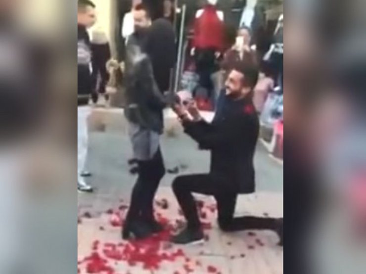 Η πρόταση γάμου Τουρκοκύπριου στη σύντροφό του στη Λήδρας!