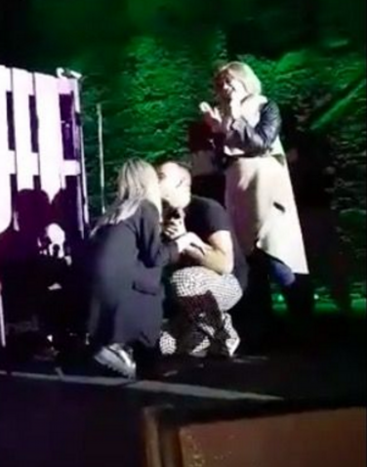 Έπώνυμος Κύπριος έκανε πρόταση γάμου στην ηθοποιό σύντροφό του επί σκηνής!