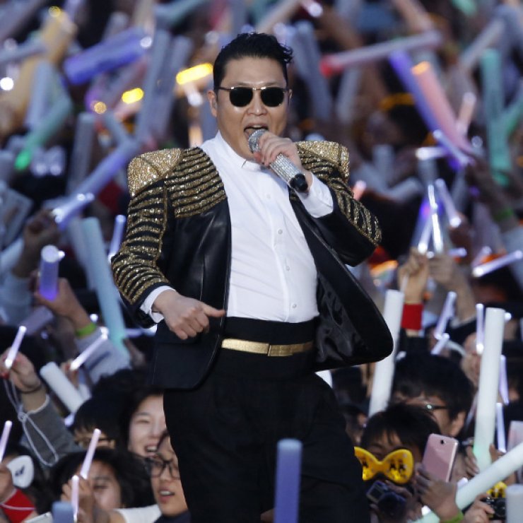 Σπάει και πάλι όλα τα ρεκόρ στο YouTube ο PSY