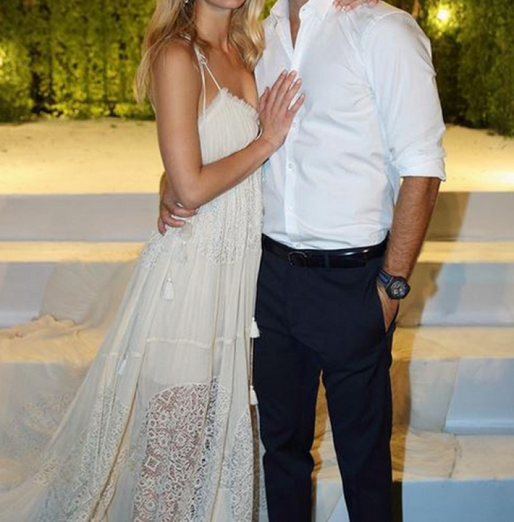 Η πρώτη φωτογραφία από το γάμο της…