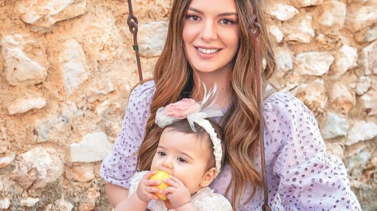 Νικολέττα Ράλλη: Δείτε την να κάνει beauté παρέα με την κορούλα τους [εικόνα]