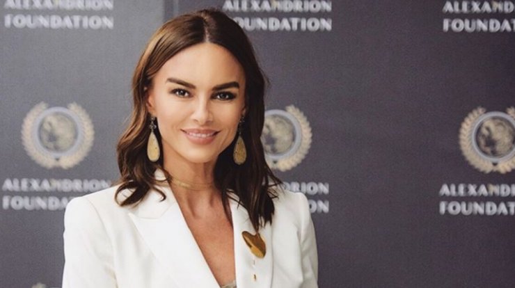 Δείτε τη minimal τούρτα γενεθλίων της Ramona Filip Τορναρίτη