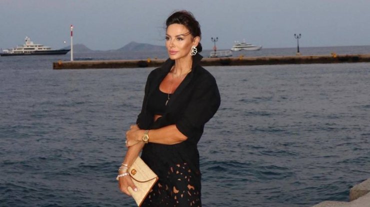 Ramona Filip: Η topless βουτιά της στο Αιγαίο [βίντεο]