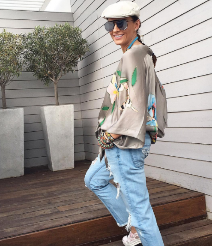 Ramona Filip: Δείτε την να κάνει βουτιά στην εντυπωσιακή εσωτερική πισίνα του σπιτιού της