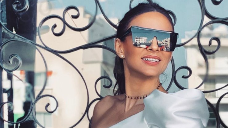 Μάθαμε πόσα κοστίζει η νέα στιλιστική εμμονή της Ramona Filip Τορναρίτη 