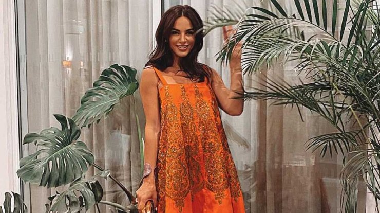 5 εντυπωσιακές εμφανίσεις της Ramona Filip με nude κραγιόν και έντονο eye makeup 