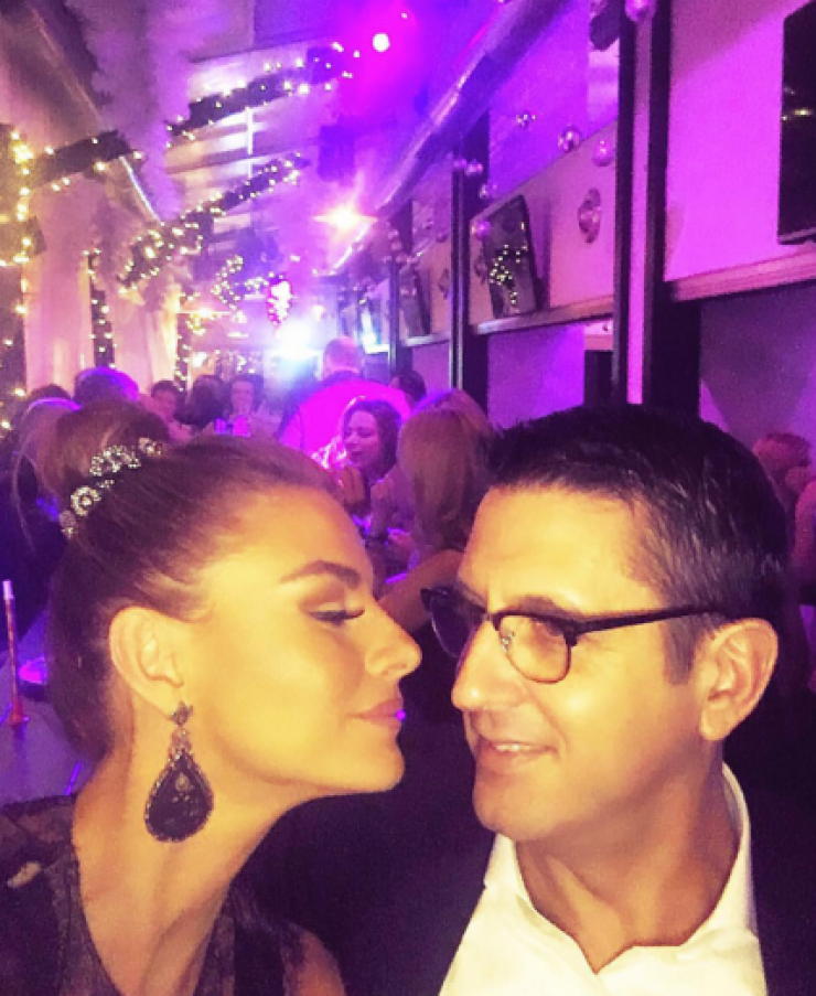 Έξαλλος ο Χριστόφορος Τορναρίτης – “Έπιασε” τη σύζυγό του αγκαλιά με άλλον άντρα