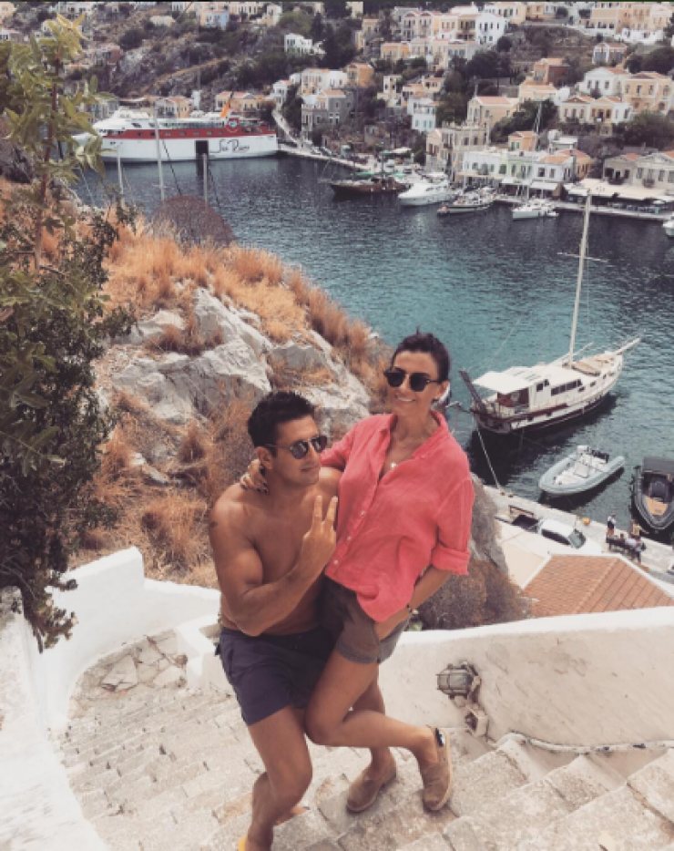 Ramona Filip – Χριστόφορος Τορναρίτης: Με τα παιδιά τους στη Σύμη!