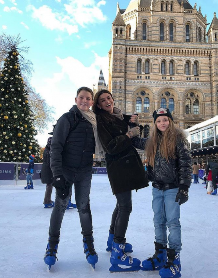 Δείτε τη Ramona Filip να κάνει πατινάζ με τα παιδιά της! [βίντεο]