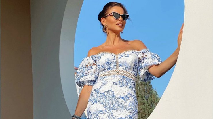 Το φόρεμα της Ramona Filip είναι ιδανικό αν είσαι καλεσμένη σε γάμο αυτό το καλοκαίρι