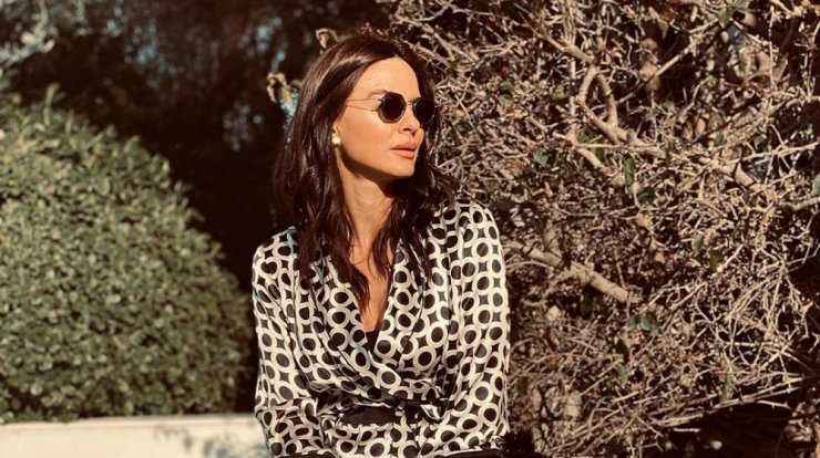 H Ramona Filip φόρεσε το ιδανικό pyjama look γι’ αυτές τις μέρες 