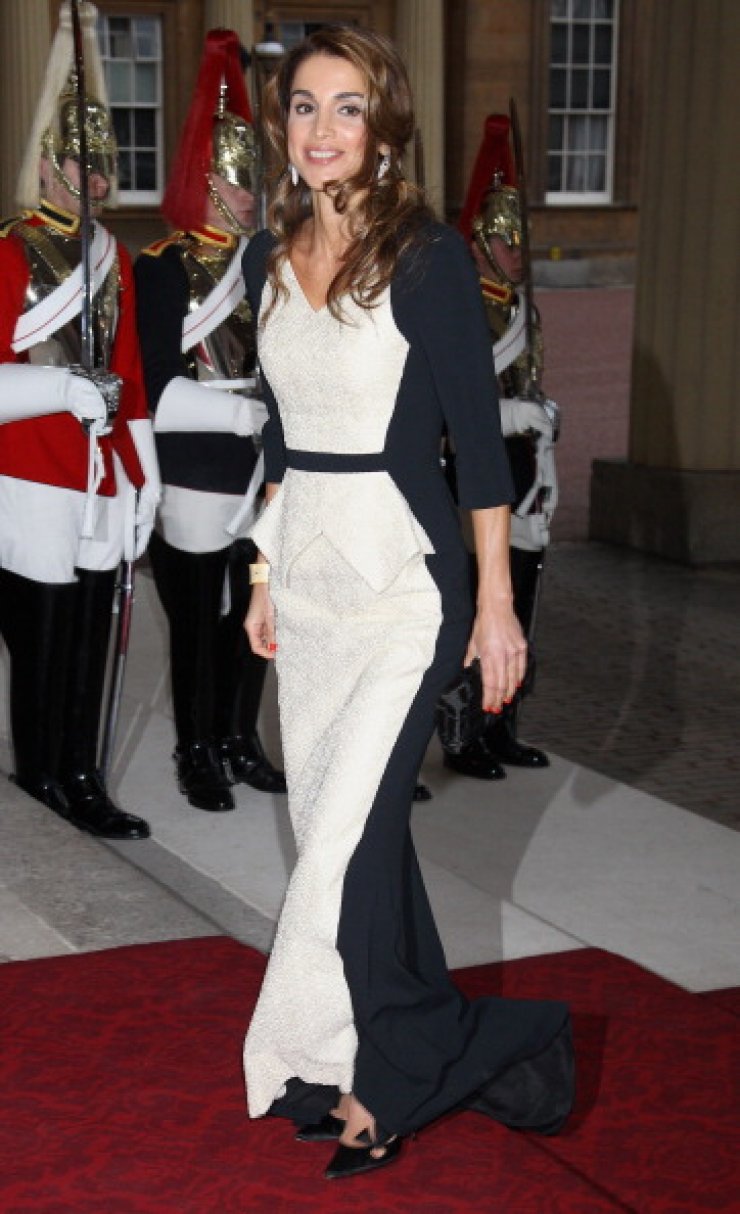 Βασίλισσα της Ιορδανίας, Ράνια: Οι διακοπές στην Ελλάδα, το ιδιαίτερο στυλ και η ξεχωριστή γκαρνταρόμπα!