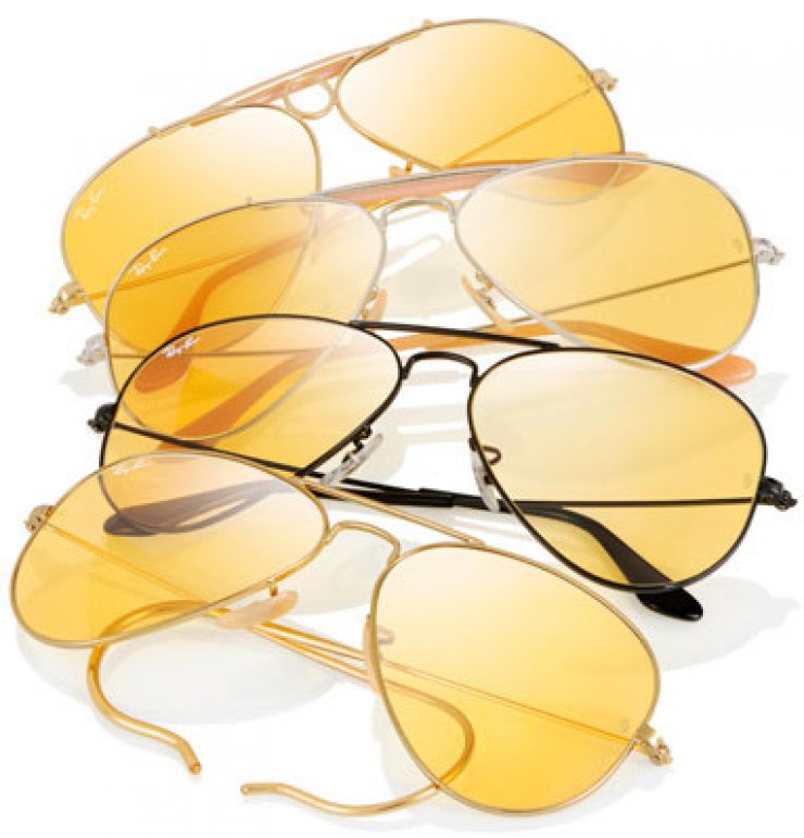 Ray-Ban ετών 75