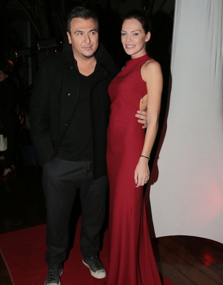 Το "καυτό" φιλί του Αντώνη στην Υβόννη του