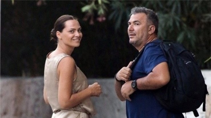 Υβόννη Μπόσνιακ: Το τρυφερό φιλί στον Αντώνη Ρέμο που τον αιφνιδίασε [βίντεο]