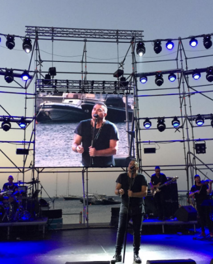 Ποιοι επώνυμοι Κύπριοι βρέθηκαν στη συναυλία του Αντώνη Ρέμου στη Μύκονο!