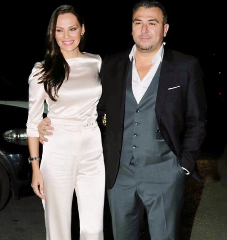 Υβόννη Μπόσνιακ: Αποκαλύπτει τις λεπτομέρειες από τη βάπτιση της κόρης της!