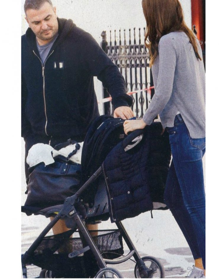 Υβόννη Μπόσνιακ: Με φουσκωμένη κοιλίτσα στη Μύκονο με τον Αντώνη Ρέμο!