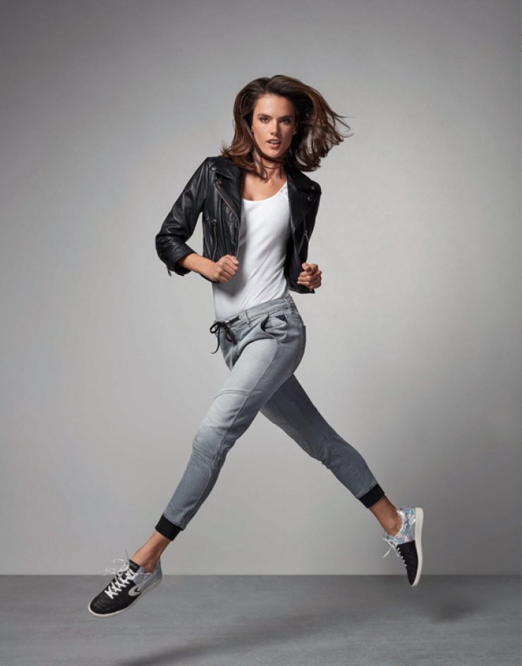 Hyperfree: Η Replay δίνει νέα διάσταση στο active denim