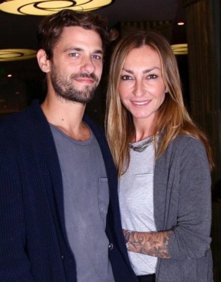 Τότσικας – Ρέβη: Μυστική βάπτιση των διδύμων στην Τήνο!