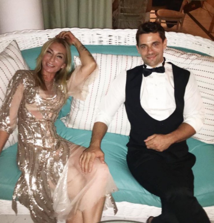 Η πιο όμορφη φωτογραφία της Ρούλας Ρέβη με φουσκωμένη κοιλίτσα λίγο πριν φέρει στον κόσμο τα μωρά της!