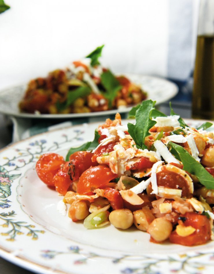 Ρεβίθια με αναρή, ρόκα και πιπεριές Φλωρίνης