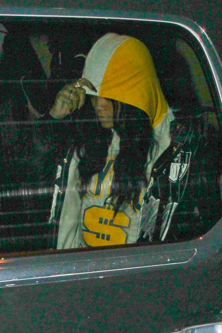 Το έριξε στη δουλειά η Rihanna [εικόνες]