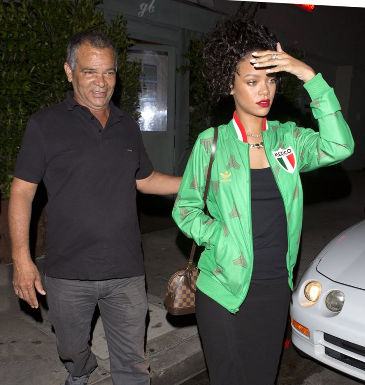 Μάθετε ποια ομάδα υποστηρίζει η Rihanna στο Mundial [εικόνες]