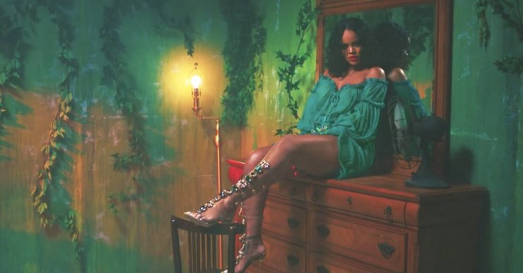 Rihanna και Manolo Blahnik επιστρέφουν με μια εντυπωσιακή συλλογή