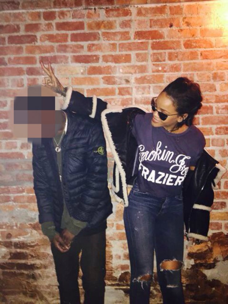 Rihanna: Δείτε την να ανταλλάζει φιλιά με τον νέο της σύντροφο! [βίντεο]