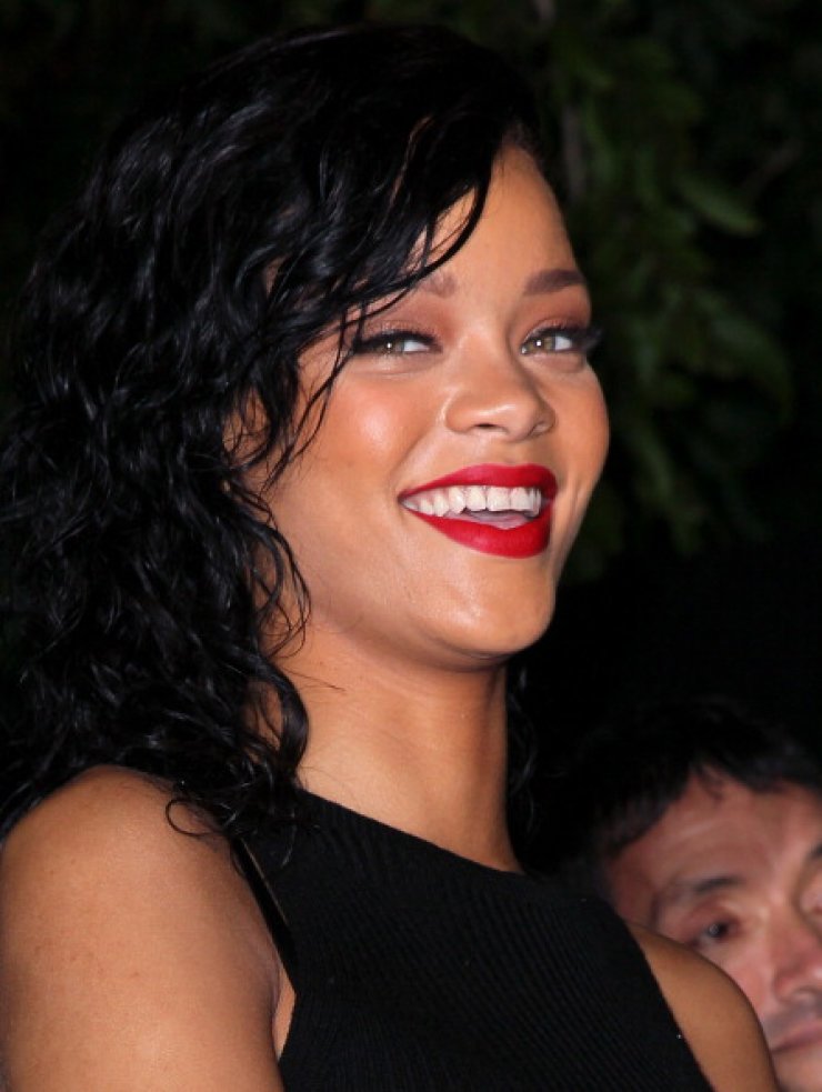 Δες τη Rihanna με καυτό μπικίνι!