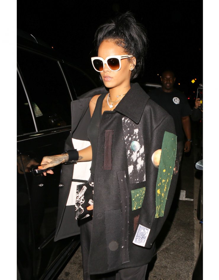 Αυτή είναι η αγαπημένη συνήθεια της Rihanna [εικόνες]