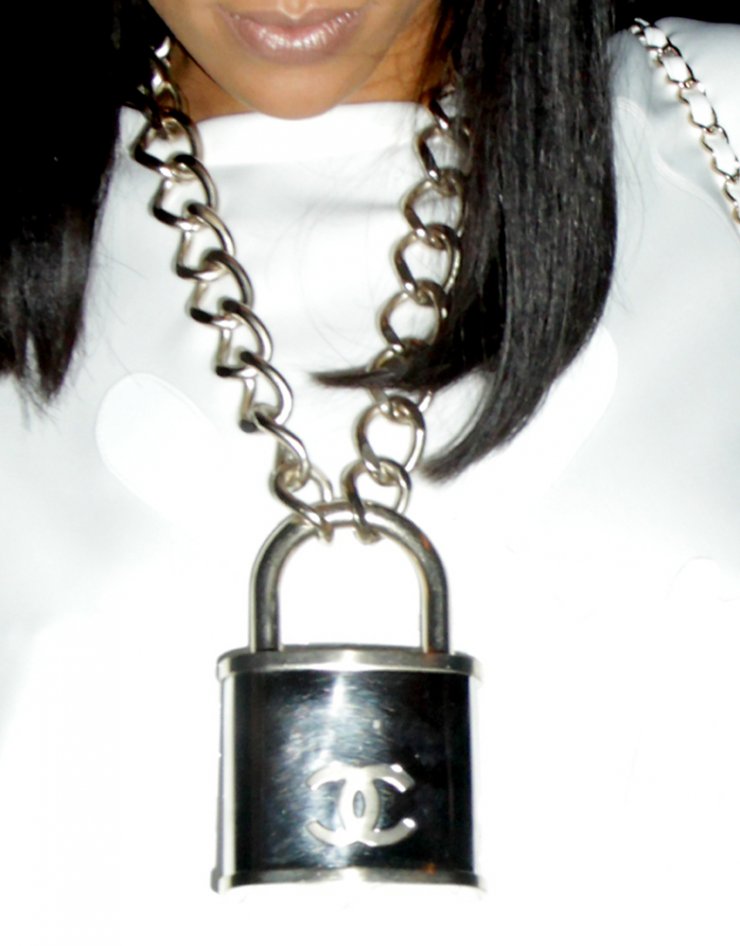 Η Rihanna έβαλε λουκέτο [φωτογραφίες]