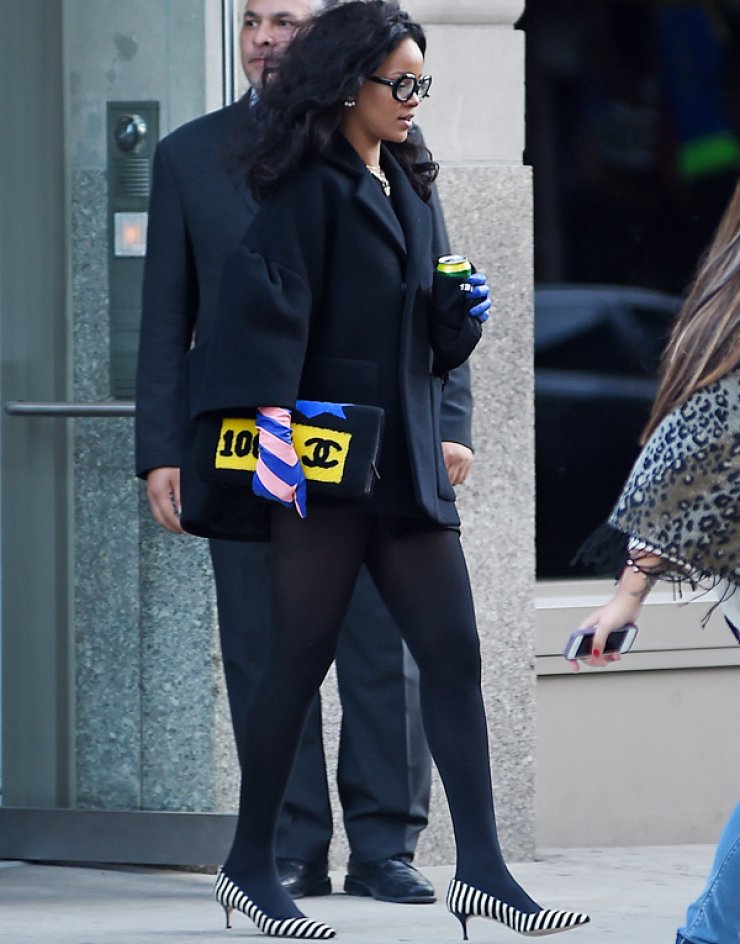 Rihanna: Για επαγγελματικό δείπνο [εικόνες]