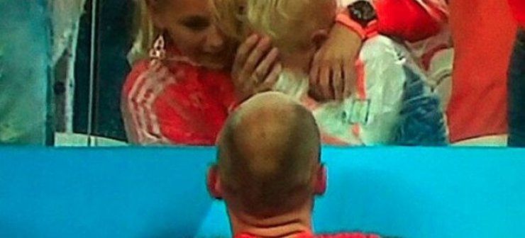 Ο πιτσιρικάς γιος του Ρόμπεν ράγισε καρδιές 