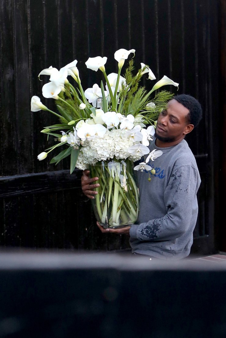 Δείτε με ποιο τρόπο προσπαθεί ο Robin Thicke να γλυτώσει το διαζύγιο [φωτογραφίες]