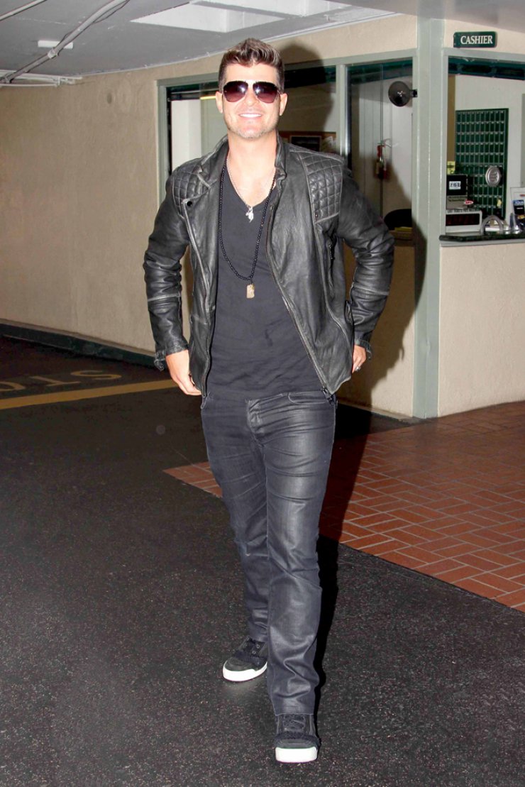 Ο Robin Thicke έκλεισε τα 37 του και είναι μόνος [φωτογραφίες]