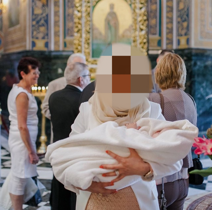 Επώνυμη Κύπρια socialite έγινε νονά!