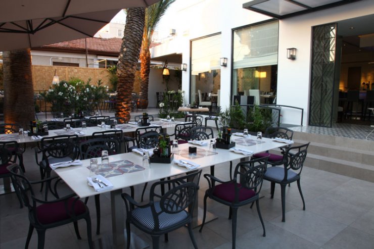 Romantica: Υπέροχη αυλή!