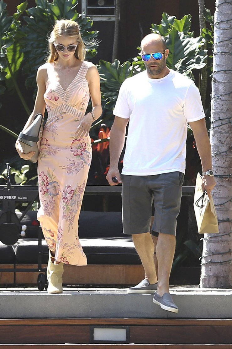 Rosie Huntington-Whiteley: Παντού με τον σύντροφό της [εικόνες]