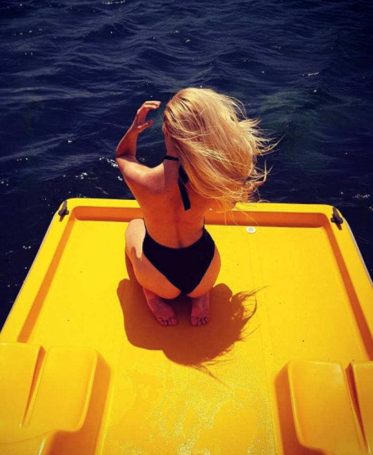 Απίστευτο! Δείτε το μήνυμα που έστειλαν σε επώνυμη Κύπρια και την ρώτησαν για την πλαστική της!