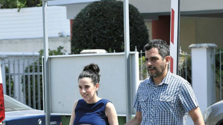 Γιώργος Ρούσσος – Νατάσα Τούρζα: Τα στιγμιότυπα κατά την έξοδό τους από το μαιευτήριο!