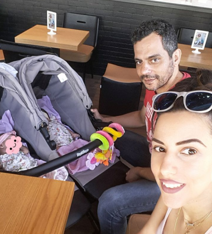 Ο Γιώργος Ρούσσος αγκαλιά με τα δίδυμα κοριτσάκια του!