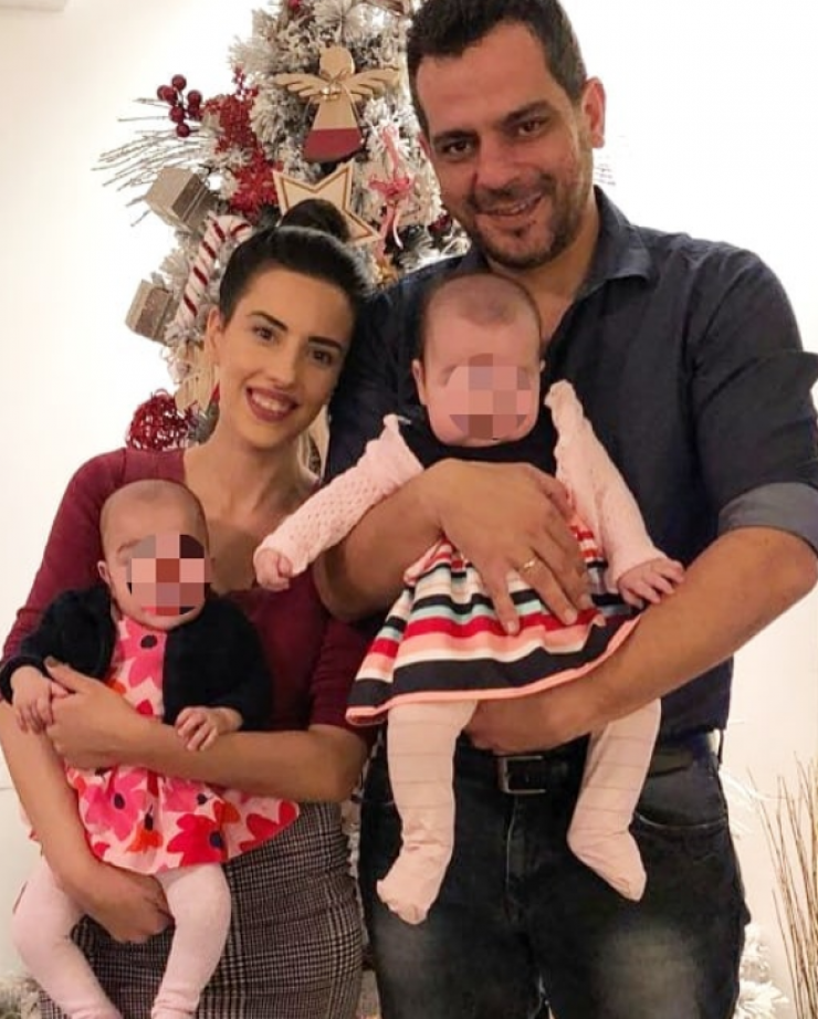 Γιώργος Ρούσσος – Νατάσα Τούρζα: Οι λεπτομέρειες της διακόσμησης για τη βάπτιση των δίδυμων κοριτσιών τους! [εικόνες]